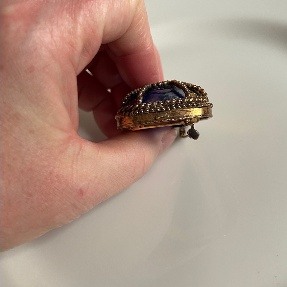 Vintage-Blue Glass Stone/Brass Filigree Rectangular Brooch - Picture 4 of 6